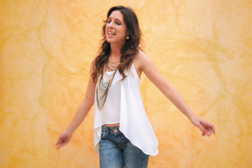 Compositora Ronia Marques lança primeiro CD com Pocket Show, em Campinas