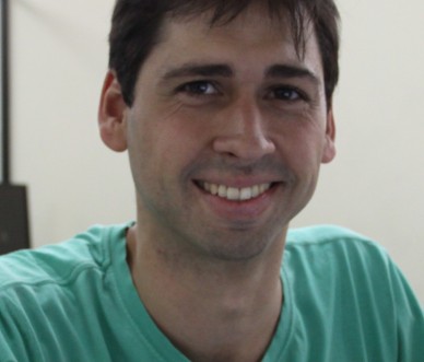 Jornalista George Aravanis comenta iniciativa de coletivo para reunir textos literários