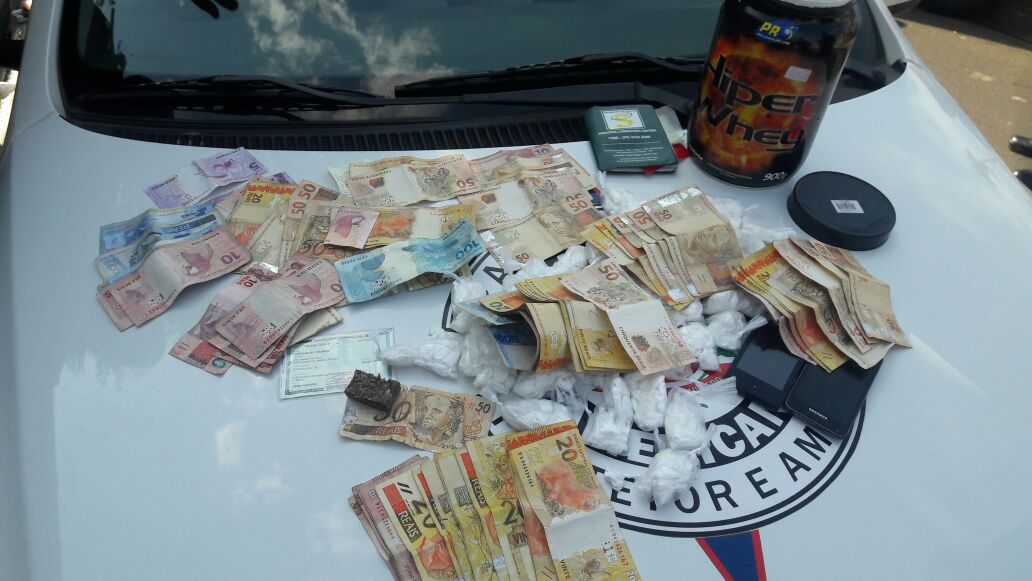 GM de Americana prende dois e apreende cerca de R$ 3 mil e 500 porções de cocaína