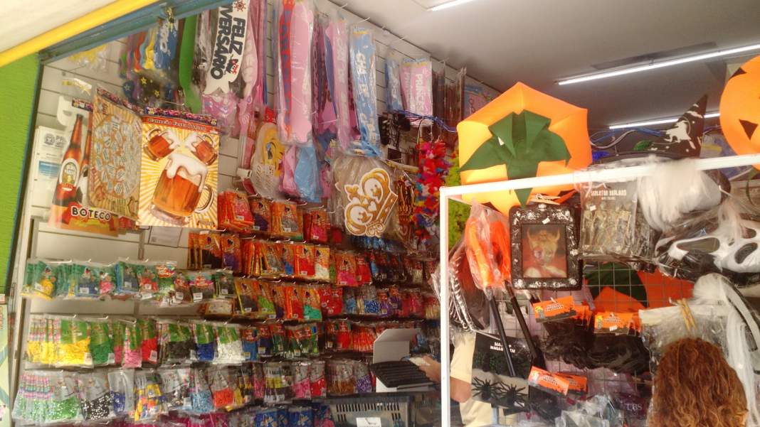 Festa de aniversário é mantida, mas a ordem é economizar