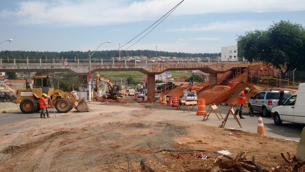 Obras sob viaduto do Florence, na John Boyd Dunlop, entram em fase final