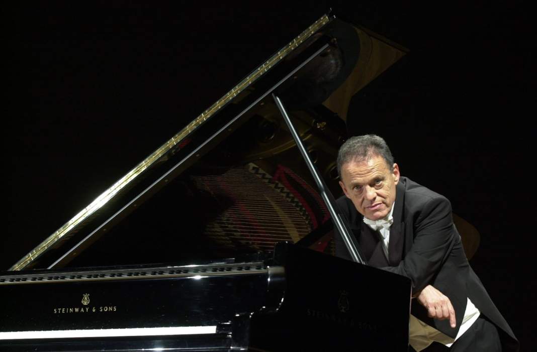 Pianista Miguel Proença faz concerto de graça na Unicamp