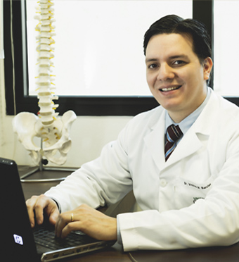 Neurocirurgião Dr.Vinicius Benites fala sobre problemas na coluna, por causa do uso excessivo em Tablets e Smartphones