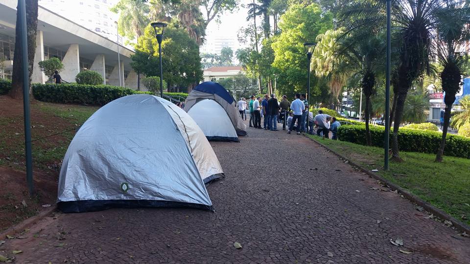 Taxistas protestam contra empresa Uber, em Campinas