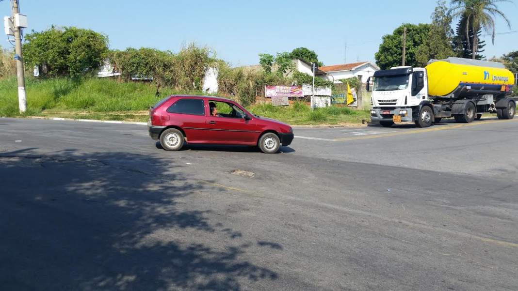 Falta de sinalização gera reclamação em cruzamento da Amoreiras em Campinas