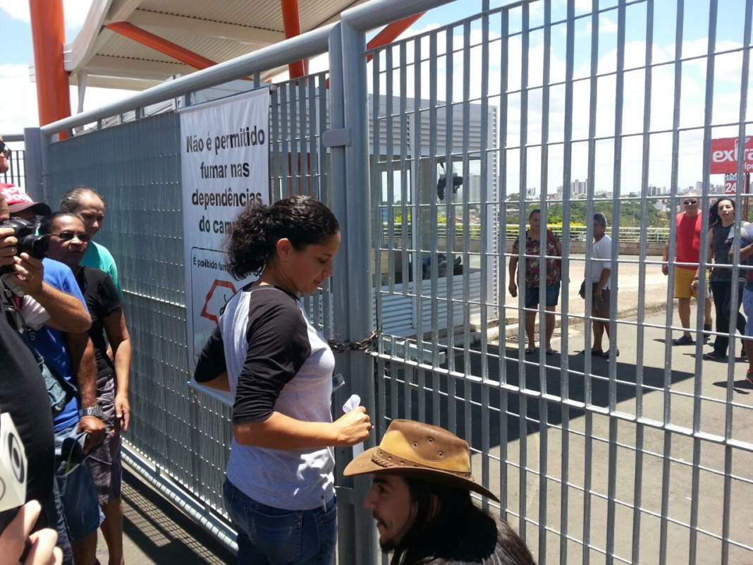 Quatro se atrasam no maior local de provas do Enem em Campinas neste sábado