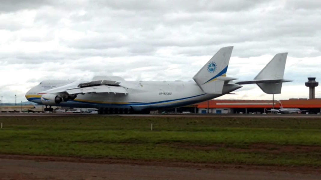 Viracopos recebe maior avião do mundo