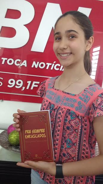 A escritora de apenas 12 anos de Americana, Flavia Guimarães fala sobre seu primeiro livro