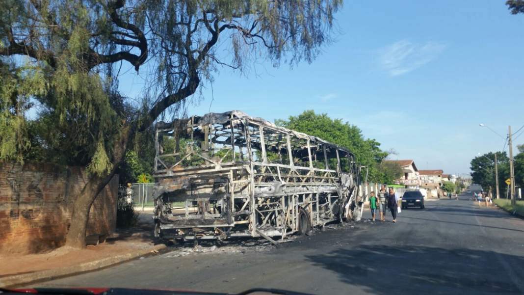 Artur Nogueira tenta retomar rotina após ataques