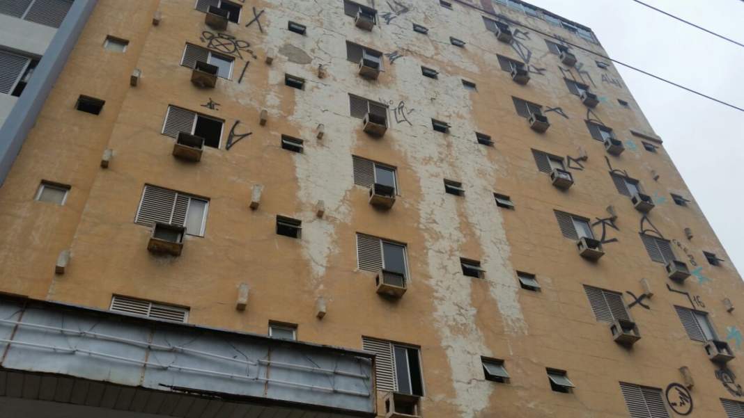 Ocupação de hotel abandonado em Campinas chega ao quarto dia