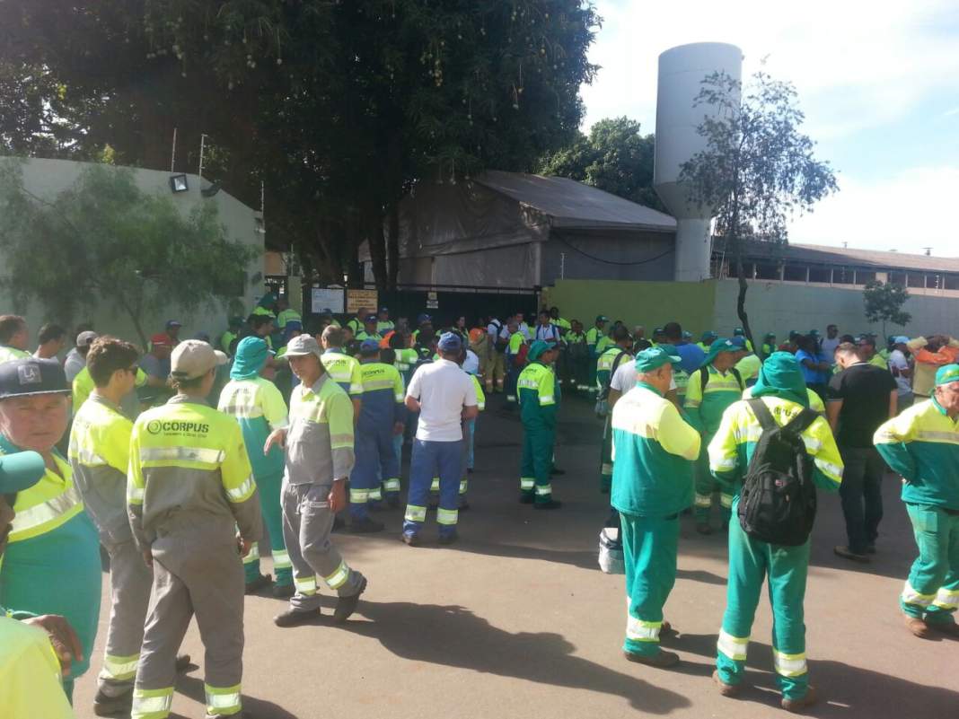 Empresa paga débitos com trabalhadores e coleta de lixo é retomada em Paulínia