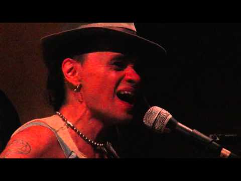 Motherfolk  volta ao palco da Milord