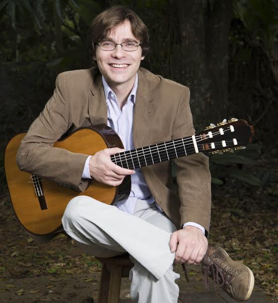 Barracão Teatro recebe o show “Violão Brasileiro”