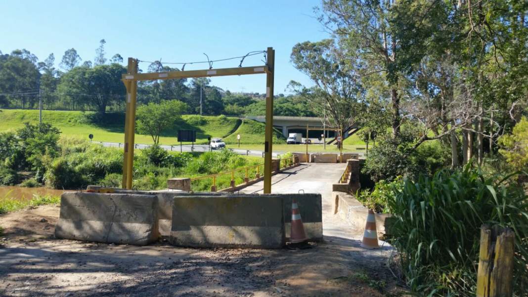 Mesmo após reparos, ponte de Joaquim Egídio segue fechada