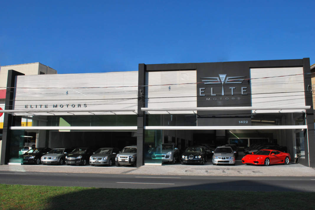Clientes da Elite Motors relatam que veículos são vendidos e valor não é repassado