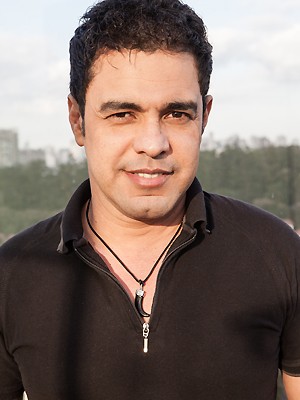 Cantor Zezé Di Camargo tem processo contra Veja