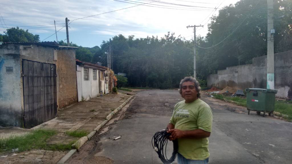 Moradores de Sousas comemoram alta vazão do Rio Atibaia