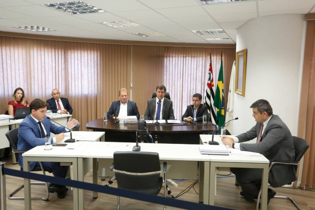 Silva vê relatório “tendencioso” e Pelegrini apoia parecer de CP