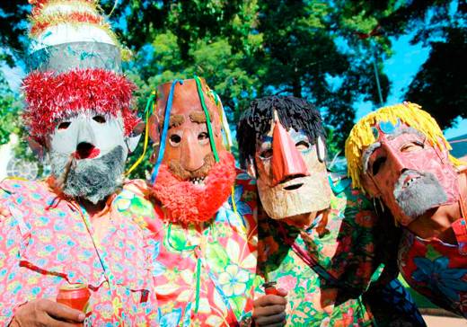 Folia de Reis é tema de exposição fotográfica na Estação Cultura