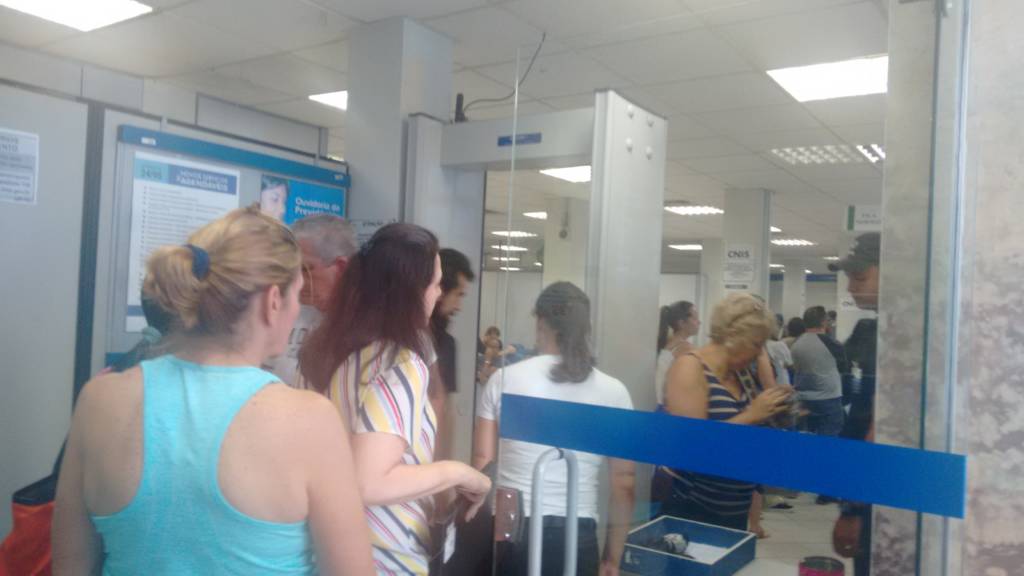 Fechamento de agência sobrecarrega atendimento no INSS Central