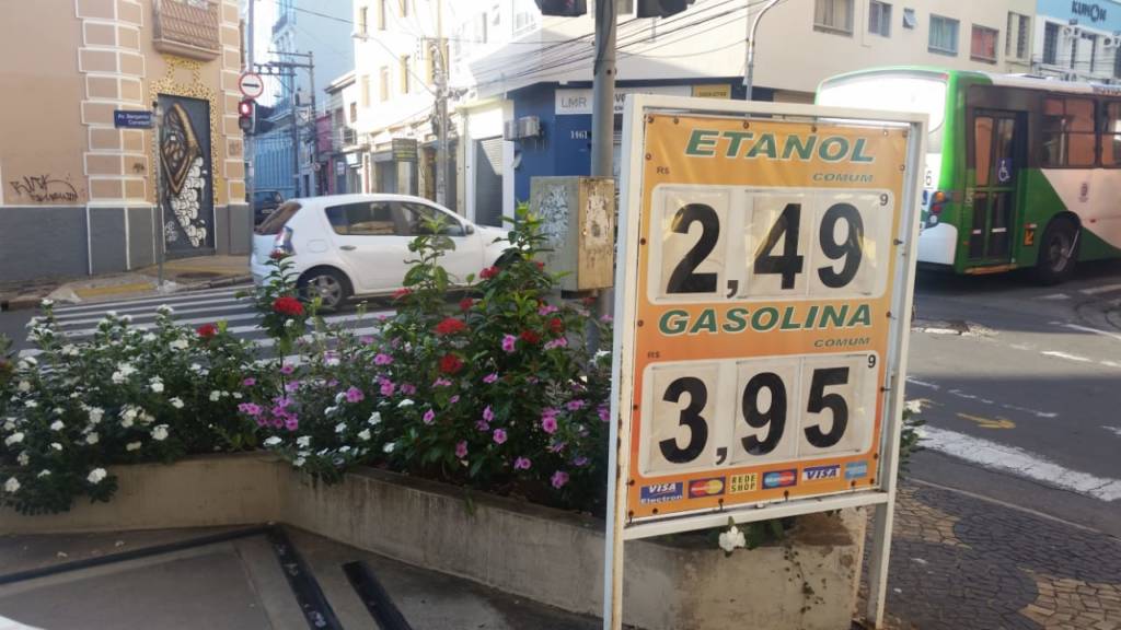 Valor da gasolina em Campinas fica estável; expectativa do setor é de queda de preço