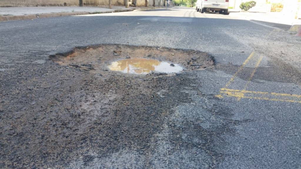 Buraco na Vila União, em Campinas, completa um ano e revolta moradores