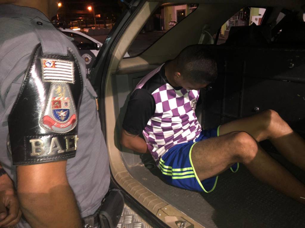 Homem é preso após roubo de carro, em Campinas