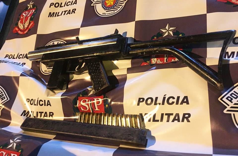 Rapaz é preso com submetralhadora em Americana