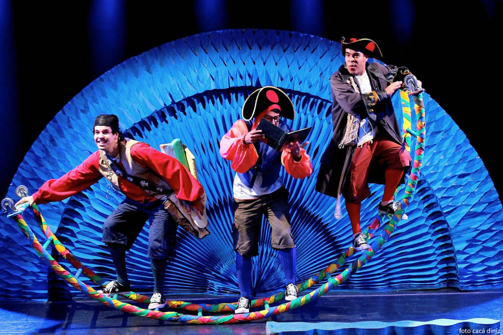 Espetáculo infantil aborda a vida de crianças plugadas na internet