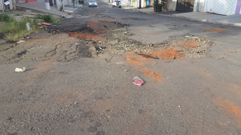 Buracos invadem as ruas de Sumaré e prejudicam a vida de moradores