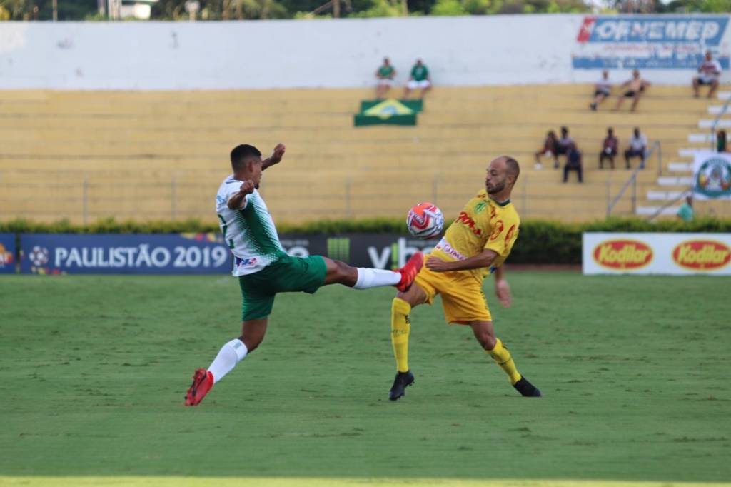 Guarani sofre a quarta derrota consecutiva no Paulistão