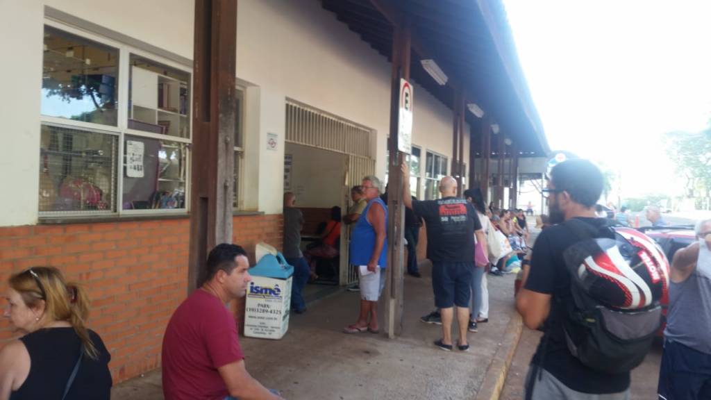 Espera na farmácia de alto custo da Unicamp passa de 4h