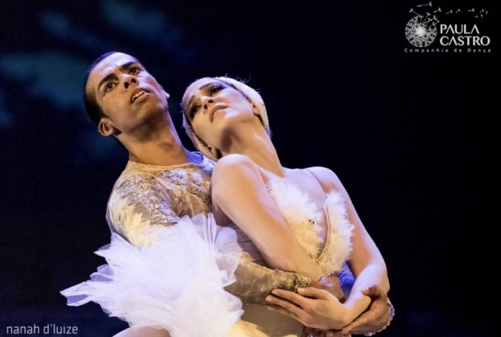 Apresentação de ballet interpreta clássico Lago dos Cisnes, em Campinas