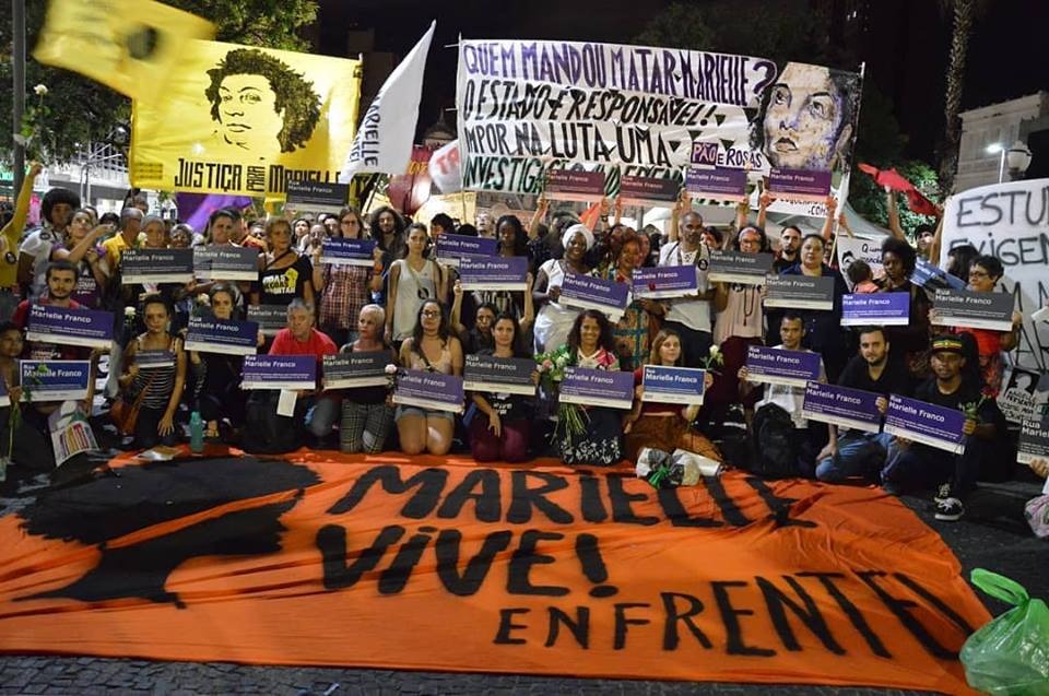 Ato em homenagem à Marielle reúne 500 no Largo do Rosário