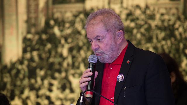 Defesa de Lula estuda pedir corte na pena por tempo de leitura e privação de trabalho