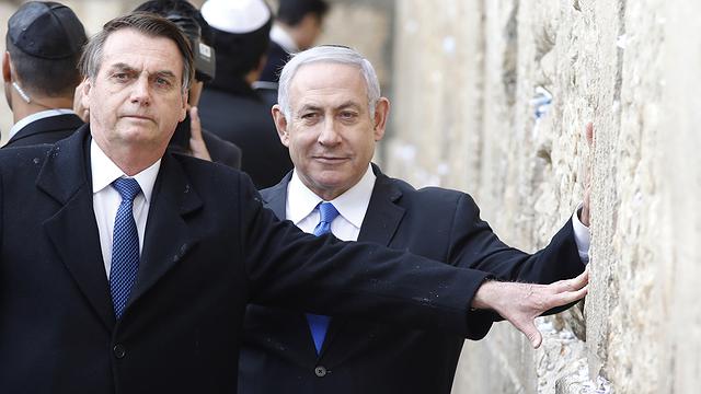 Bolsonaro visita o Muro das Lamentações ao lado de Netanyahu