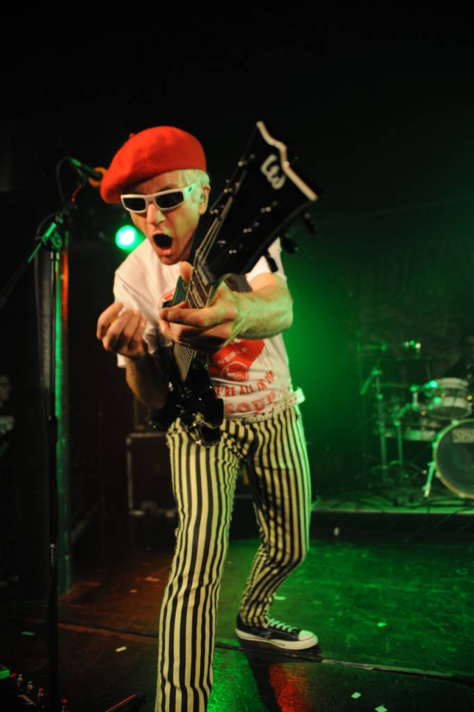 O pioneirismo e versatilidade de Captain Sensible