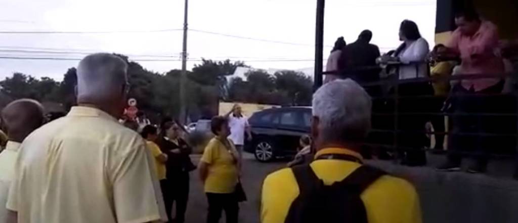 Chedid e sindicalista discutem em assembleia de empresa de transportes