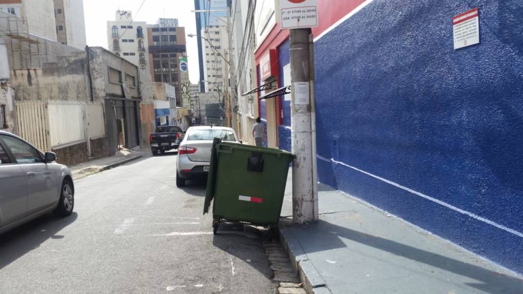 Troca de contêineres de lixo custa R$ 30 mil por mês