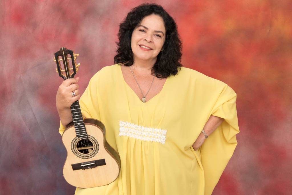 Referência nacional no cavaquinho, Luciana Rabello faz show em Campinas
