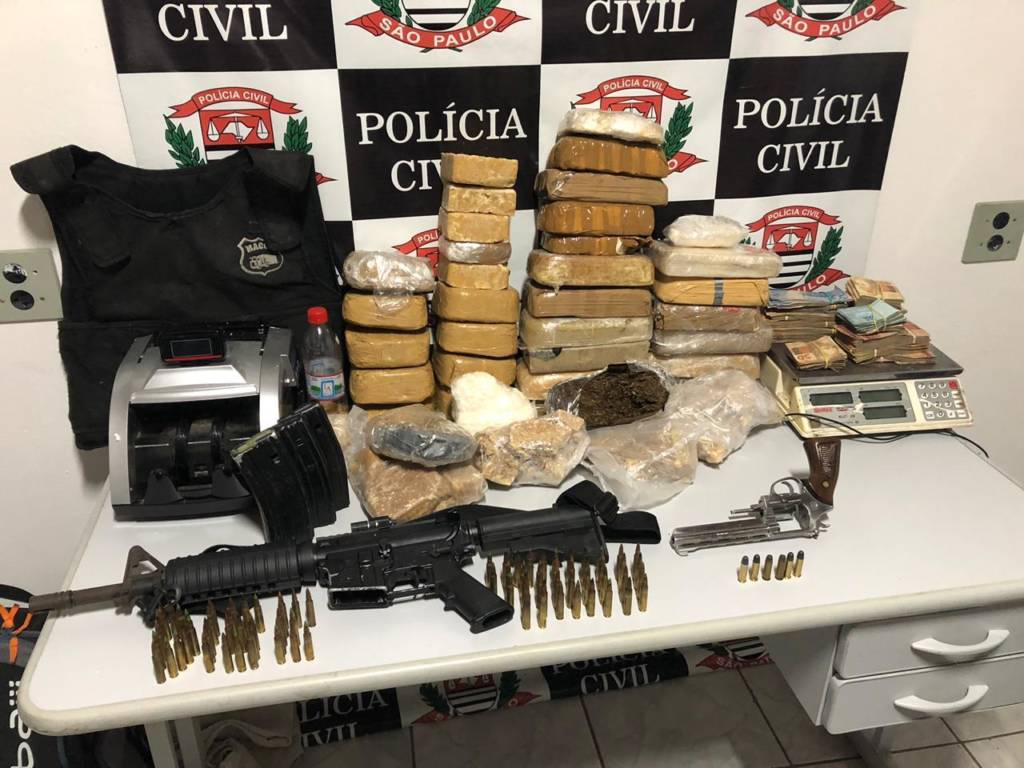 Quarteto é preso com mais de 30 kg de cocaína e armas em Campinas