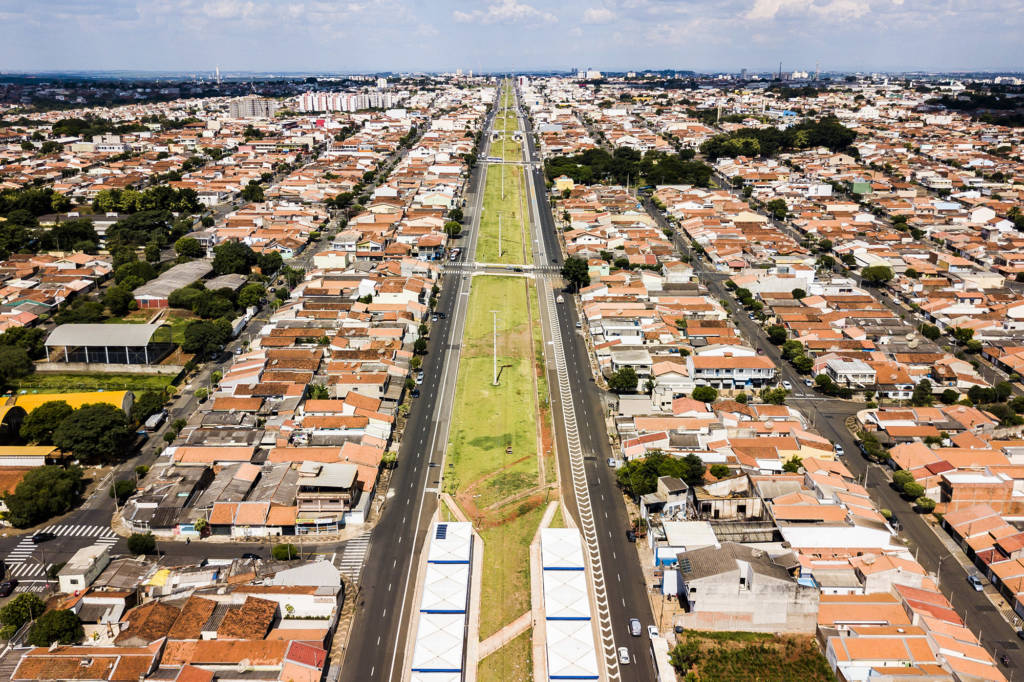 Rompimento de adutora compromete abastecimento de mais de 50 bairros em Santa Bárbara