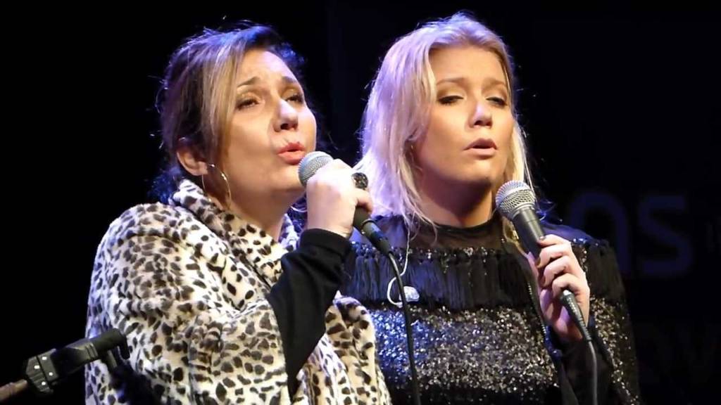 Cantoras Luiza Possi e Zizi Possi devem fazer shows juntas