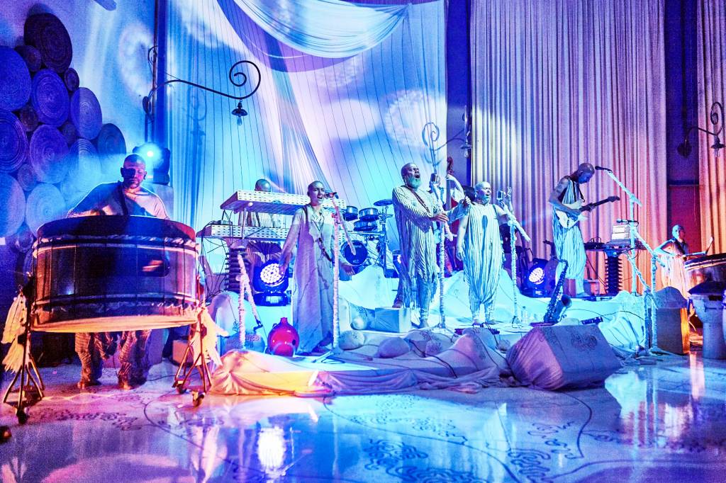 Espetáculo “Pássaros da Noite” abre as comemorações dos 10 anos da Cooperativa Ungambikkula no Pico das Cabras