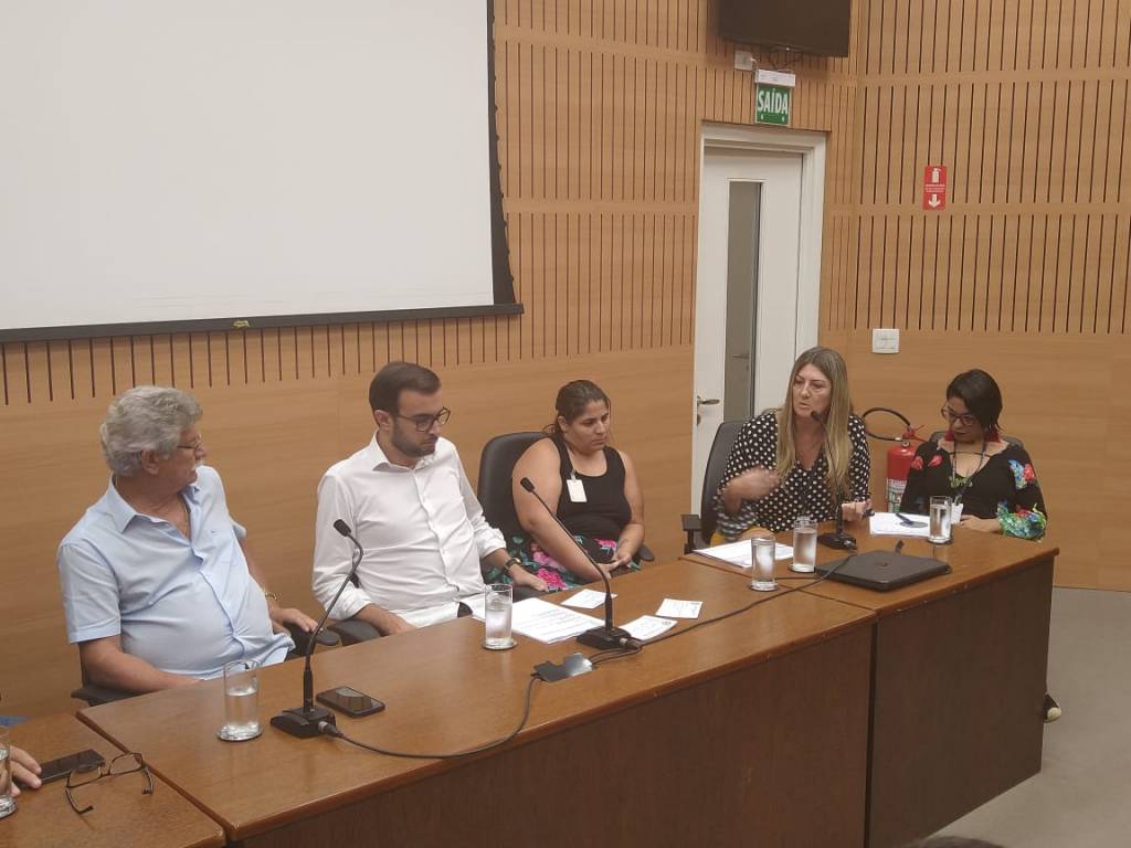 Superlotação de salas de aulas em Campinas é discutida na Câmara