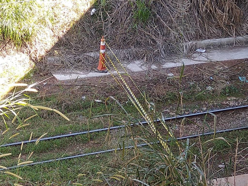 Jovem morre atropelado por trem em Louveira