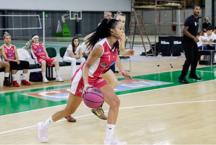 Basquete feminino de Campinas vence a nona partida consecutiva