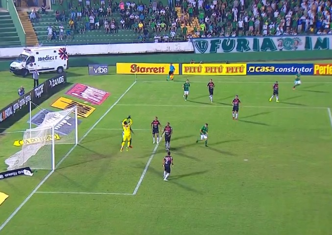 Defesa falha, mas Guarani vence a primeira na Série B