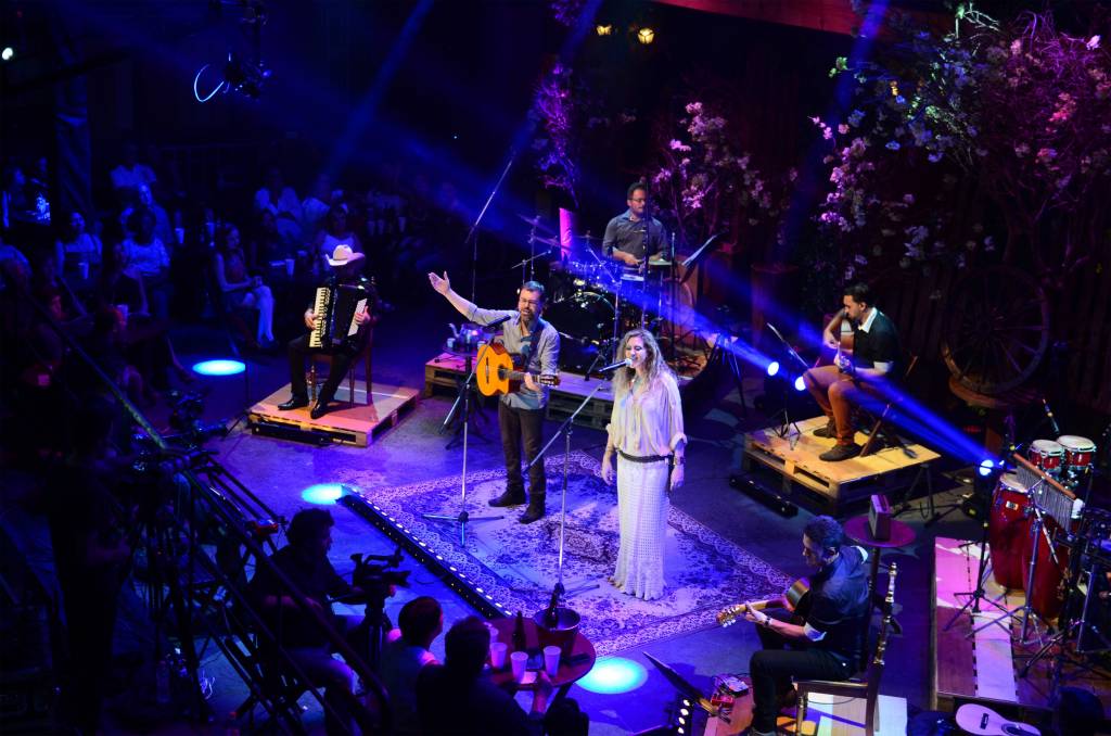 Alvarenga e Sahmaria apresentam lançamento da turnê Lembranças do Meu Sertão