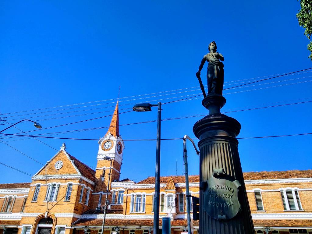 “Olhares Femininos” é tema de exposição de Arthur Blade na Estação Cultura